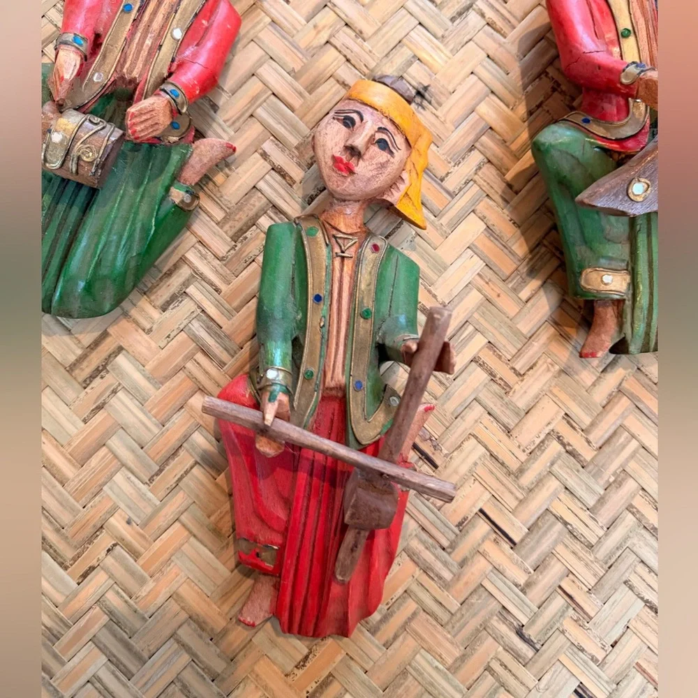 VINTAGE SOUTHEAST‎ ASIAN HAND-CARVED WOODEN MUSICIAN WALL HANGING FIGURINES